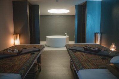 1.5 Hours Traditional Thai Massage with Herbal Compress – Free Transportation