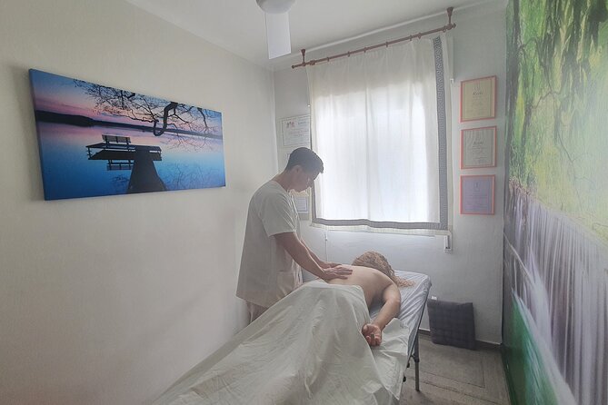 1 Hour Private Chiromassage Session in Seville - What the Seville chiromassage actually offers