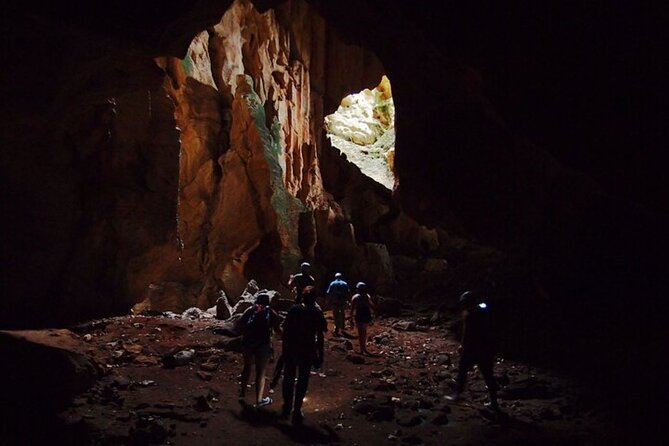 16 Lines Zipline, Cave and Mud Spa Combo Tour with Lunch in Fiji - Lunch after the climb