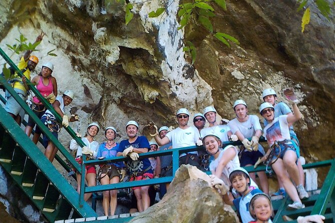 16 Lines Zipline, Cave and Mud Spa Combo Tour with Lunch in Fiji - Getting muddy at Tifajek