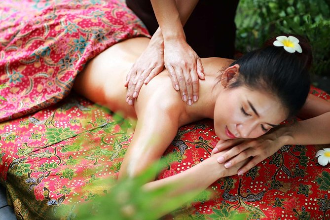 2 Hour Relaxation Luxury Spa Package at Fah Lanna Spa - Old City Branch - The two-hour treatment, from feet to full-body relaxation