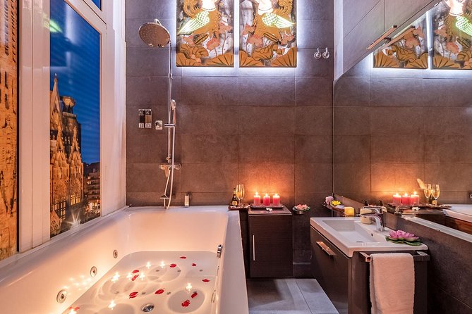 30 min Couple Massage and 30 min Floral Bath at THAI SPA MASSAGE - What makes the private format useful