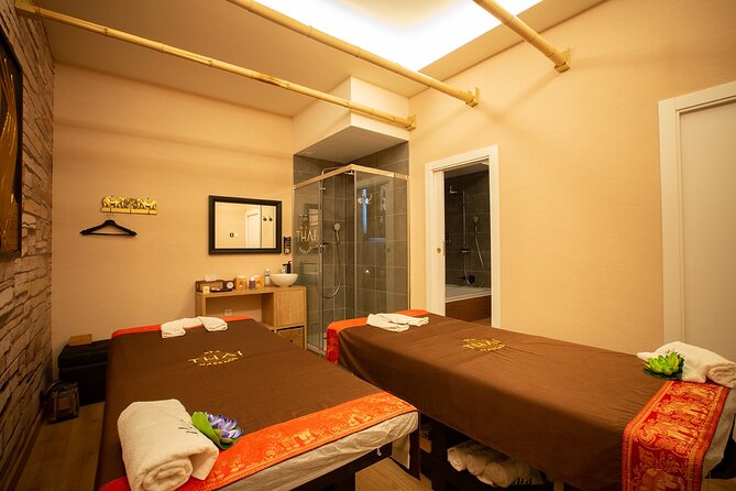 60 min Couple's Massage to Choose and 30 min Floral Bath THAI MASSAGE ALURA - Choosing your massage, pressure, and oil