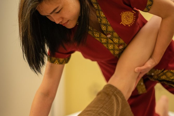 60 min Foot and Leg Massage at THAI SPA MASSAGE BARCELONA - The Passeig de Gràcia setting in Eixample