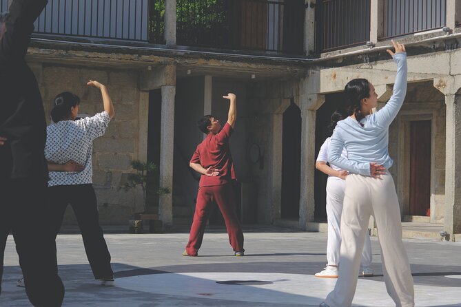 7-Day TaiChi & Qigong Wellness Retreat in China - Your first lessons: history, stretching, and breathing