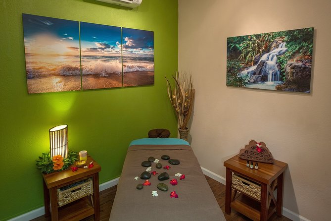 90 Minute Couples Massage - A 90-minute reset in central Honolulu