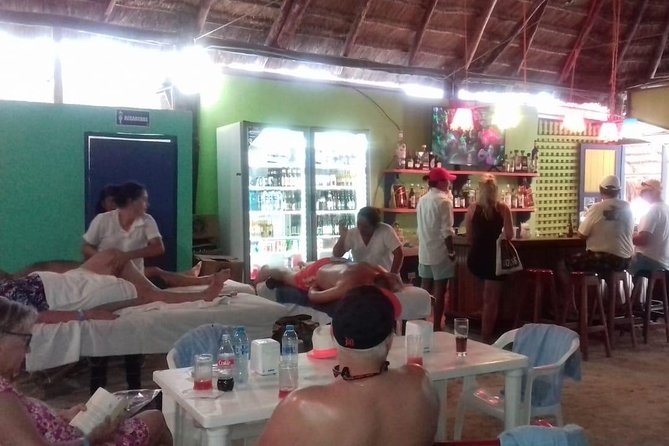 ADULTS GOLD A day at the beach at Los Arrecifes Restaurant-Open Bar And Massage. - The 40-minute full-body massage