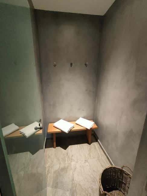 Akrotiri: Aromatherapy Couples Massage - What happens inside the Couple’s Suite
