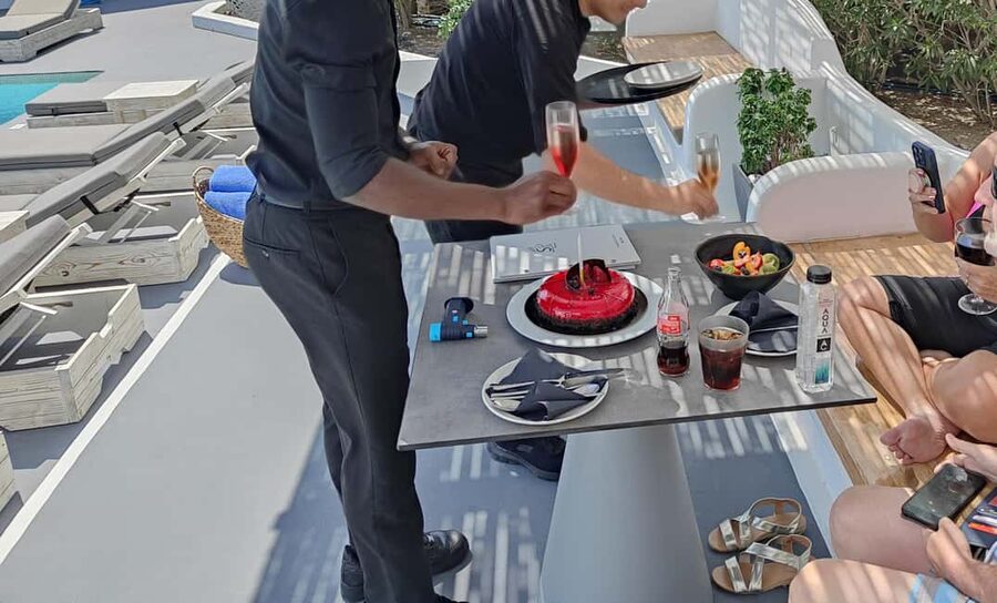 Akrotiri:Departure Day Spa Experience Couples Massage & Pool - Why a departure-day spa helps in Santorini