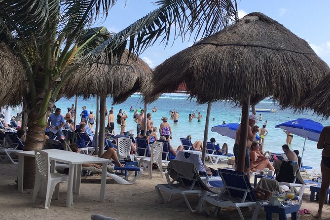 All-inclusive beach day in LOS ARRECIFES REST. / open bar - massage and lunch .. - Open-bar hours from 9:00 am to 2:00 pm