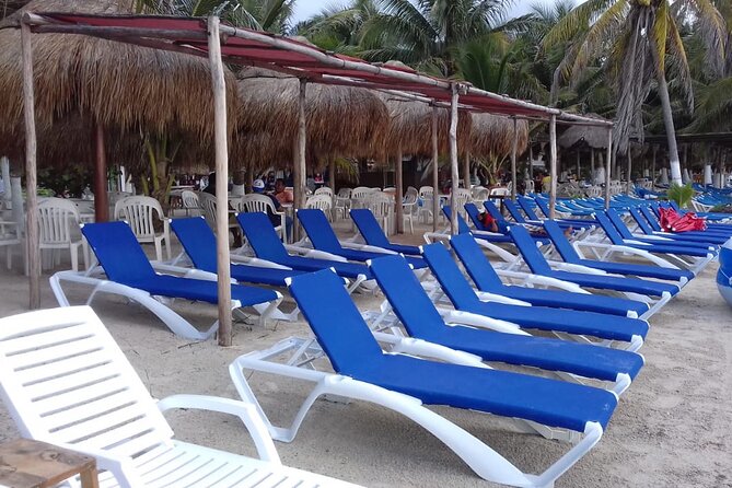 All-inclusive beach day in LOS ARRECIFES REST. / open bar - massage and lunch .. - The 40-minute massage is the strongest reason to book