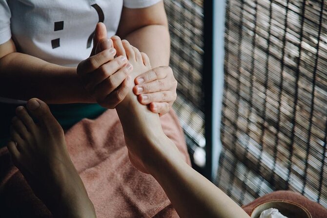Aroma Massage - Enjoy a complete Spa experience from the comfort of your room - Who will get the most from this treatment?