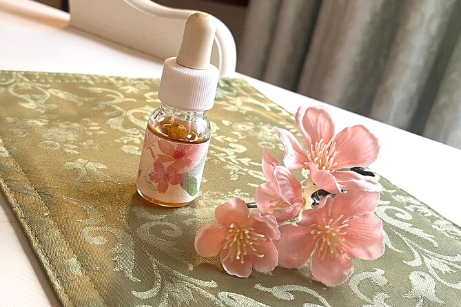 Aroma Massage with cherry blossom infused oil - The cherry blossom scent: soft, not overpowering