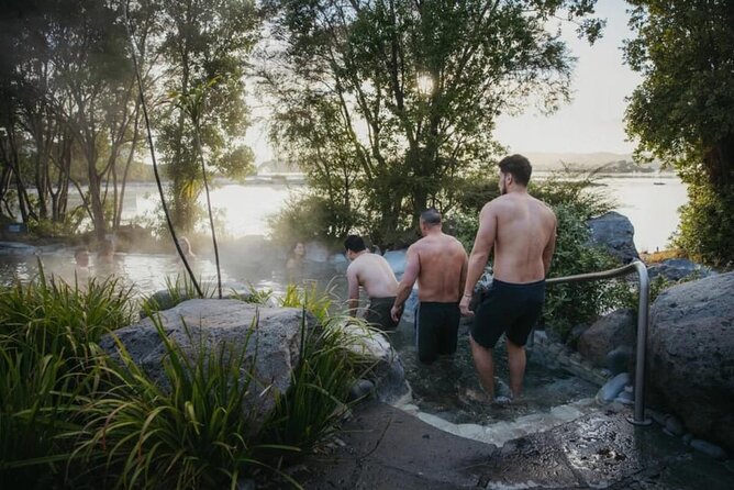 Auckland: Wai-O-Tapu, Polynesian Spa & Maori Haka Day Tour - A short look around Rotorua