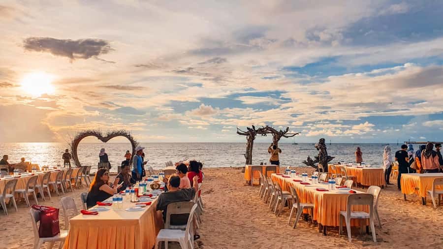 Bali: Jimbaran Bay Romantic Spa and Seafood Sunset Dinner - Key points before you book