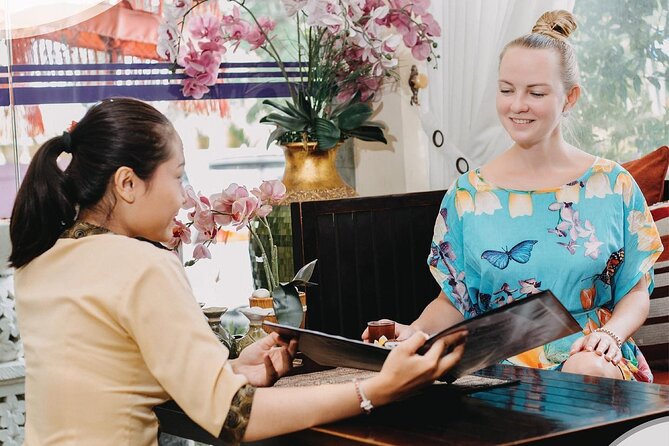 Bali Luxury Spa 2 hour Treatment massage and flower bath - Starting With the Thalasso Foot Wash