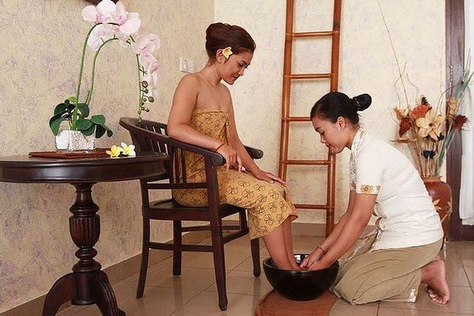 Bali Luxury Spa Massage and flower Bath 2 hour Treatmen - The flower bath, including the shared-bath detail