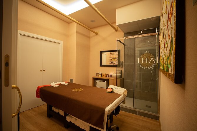 Balinese massage with essential oils 60 min at THAI MASSAGE ALURA - A quiet hour in Les Corts