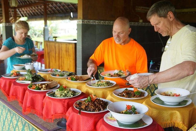 Balinese Traditional Food Cooking Class with Ubud Monkey Forest and SPA - Learning how rice grows on a local farm