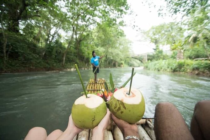 Bamboo rafting & limestone massage on the Great River!(lethe) - The Limestone Massage from Knees to Feet