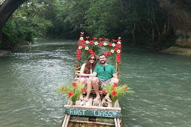 Bamboo Rafting With Foot Massage - The limestone foot rub by the river