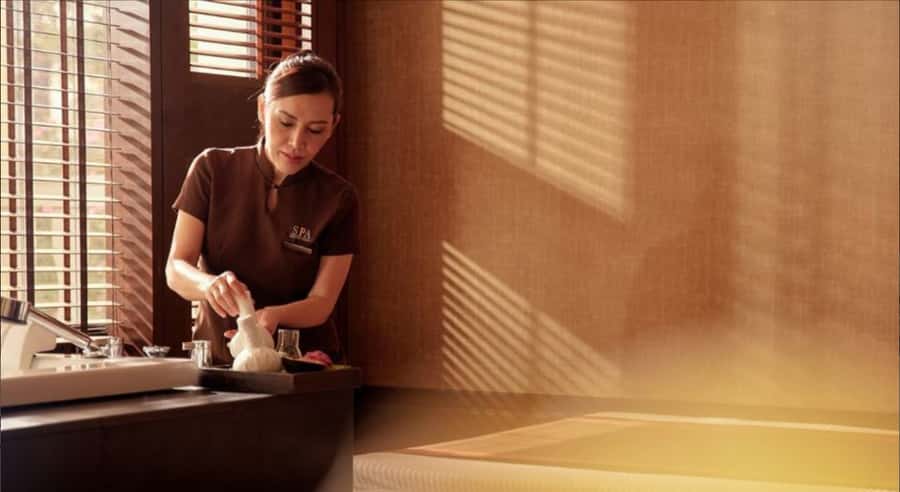 Bangkok: The Peninsula Spa At The Peninsula Hotel E-Voucher - Arriving at The Peninsula Spa beside the Chao Phraya