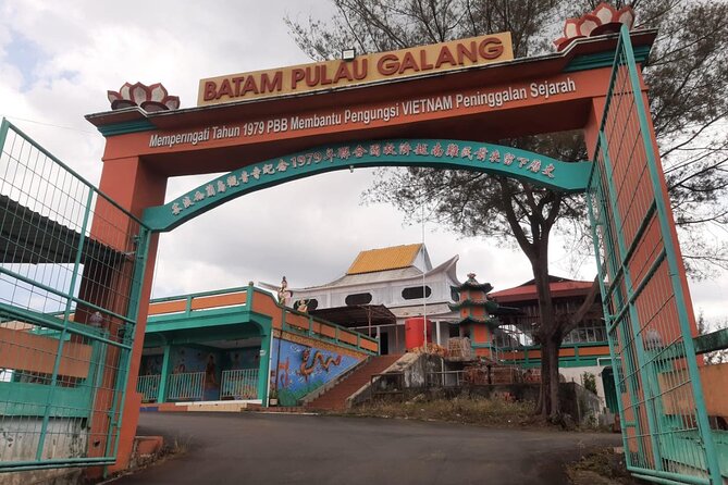 Batam Heritage Tour with Singapore Ferry Ticket, Lunch & Massage - Seafood lunch beside Barelang Bridge