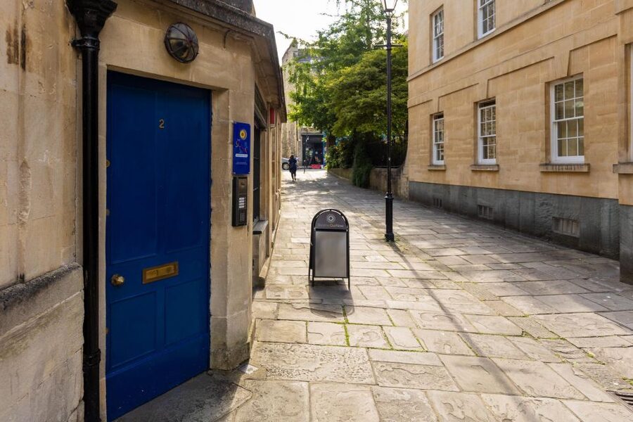 Bath: Guided Relaxation and Sound Bath - Comfort details that make a short session work