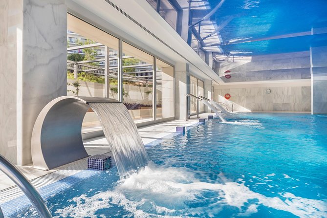Best Friends Ritual: mini facial + aromatherapy massage + day SPA + glass cava - Using the indoor pool and hydromassage area