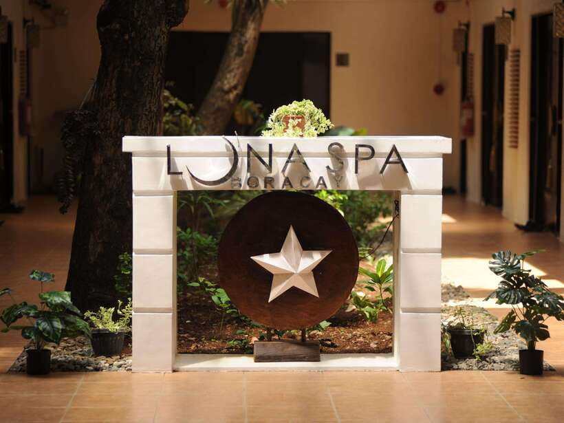 Boracay: Luna Spa Experience - Oils, drinks, and the useful shower