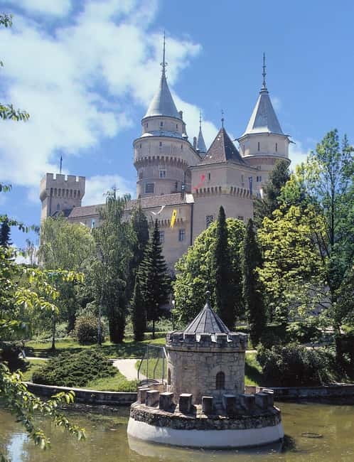 Bratislava (DayTrip): Bojnice Castle, Čičmany, Aphrodite Spa - A local lunch, with room for regional flavor