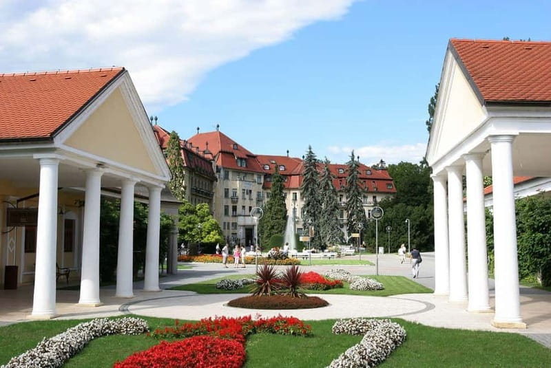 Bratislava/Slovakia: Trencin Castle, Piestany Spa, Monastery - Trenčianske Teplice and the optional thermal experience