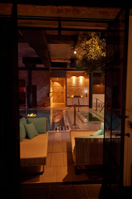 Budapest: Massage 60 min + Bath entry Mandala Day Spa - Sauna and steam options