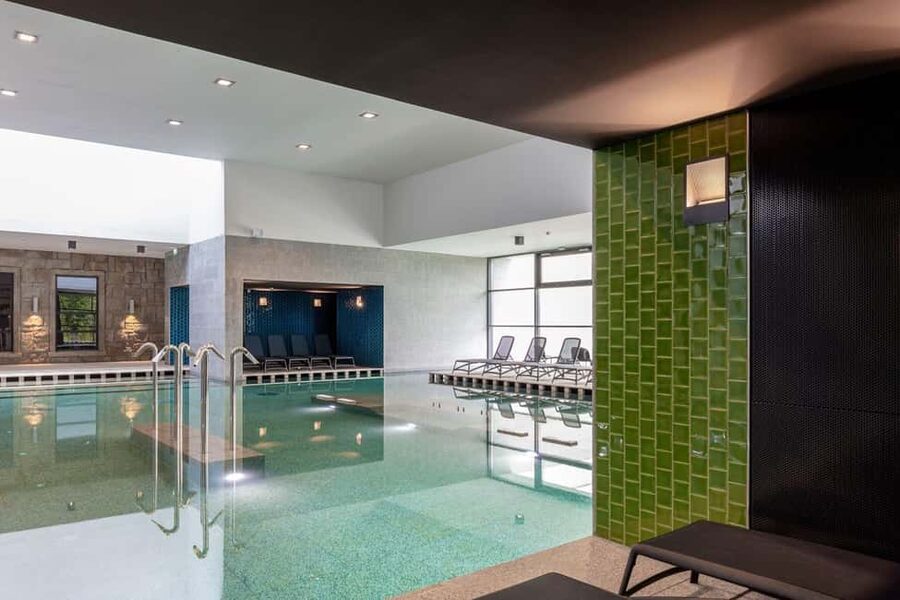 Budapest: Pesterzsébet Salt-Iodine Spa & Sauna World Ticket - What Makes Pesterzsébet Different From Budapest’s Famous Baths