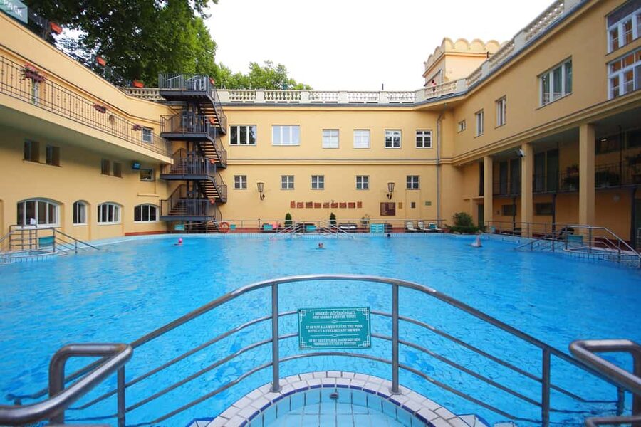 Budapest Super Saver: Spa, Basilica Tour, and Danube Cruise - Why this three-part Budapest day works