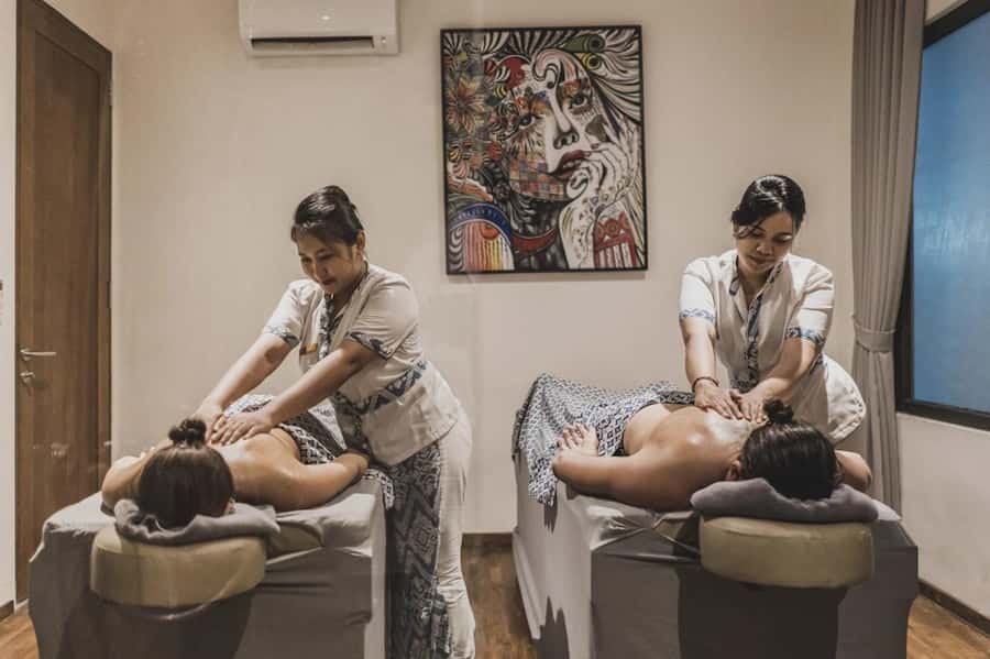 Canggu: Massage and Spa Experience at Svaha Spa Berawa - Foot and reflexology care