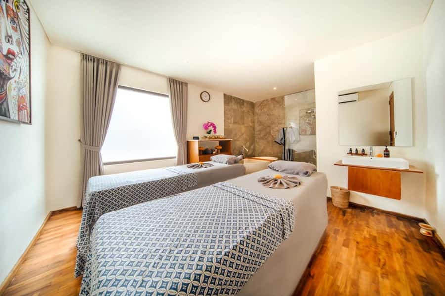 Canggu: Massage and Spa Experience at Svaha Spa Berawa - Couple treatments with flowers or spices