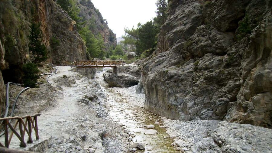 Chania: Imbros Gorge Hiking Tour & Beach Relaxation - Walking the 7 kilometers from Imbros to Komitades