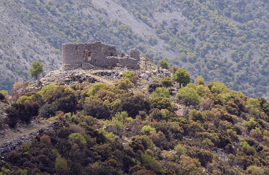 Chania: Imbros Gorge Hiking Tour & Beach Relaxation - The 90-minute ride into the White Mountains
