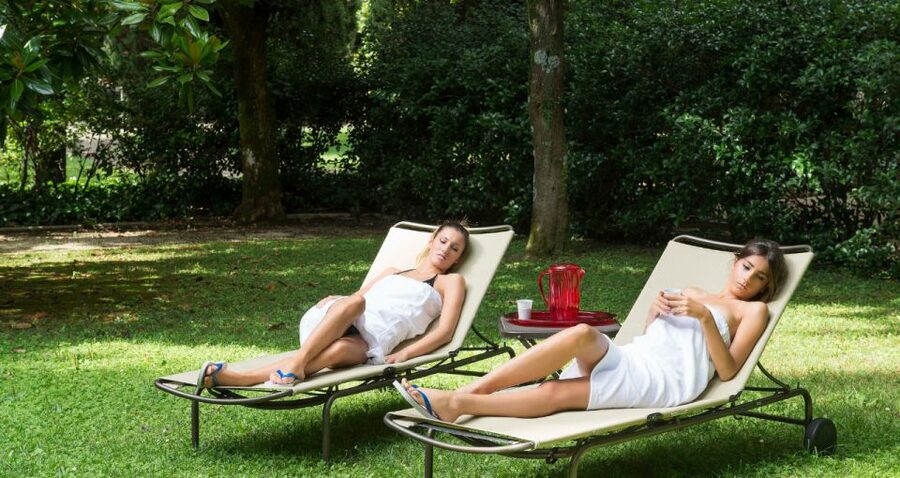 Chianciano Terme: Sensory Spa Admission Ticket - Arriving at reception with the right gear