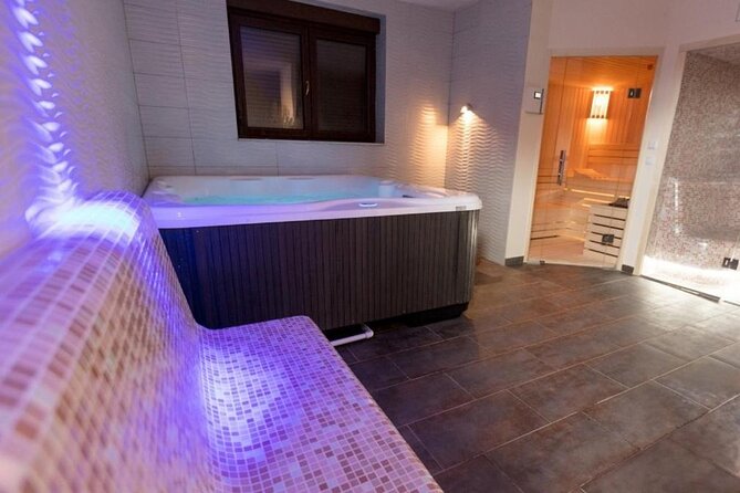 Cleopatra Deluxe Spa Treatment VIP With Massage Sauna Jacuzzi - Jacuzzi time and shared facilities