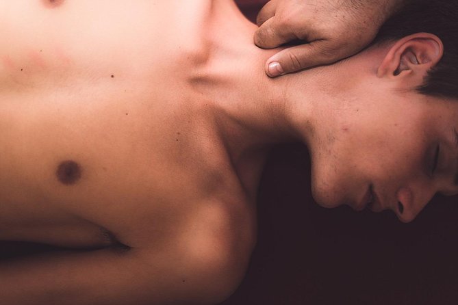 Custom Massage: 1 hour - Arriving at Arabial, 40 in Granada