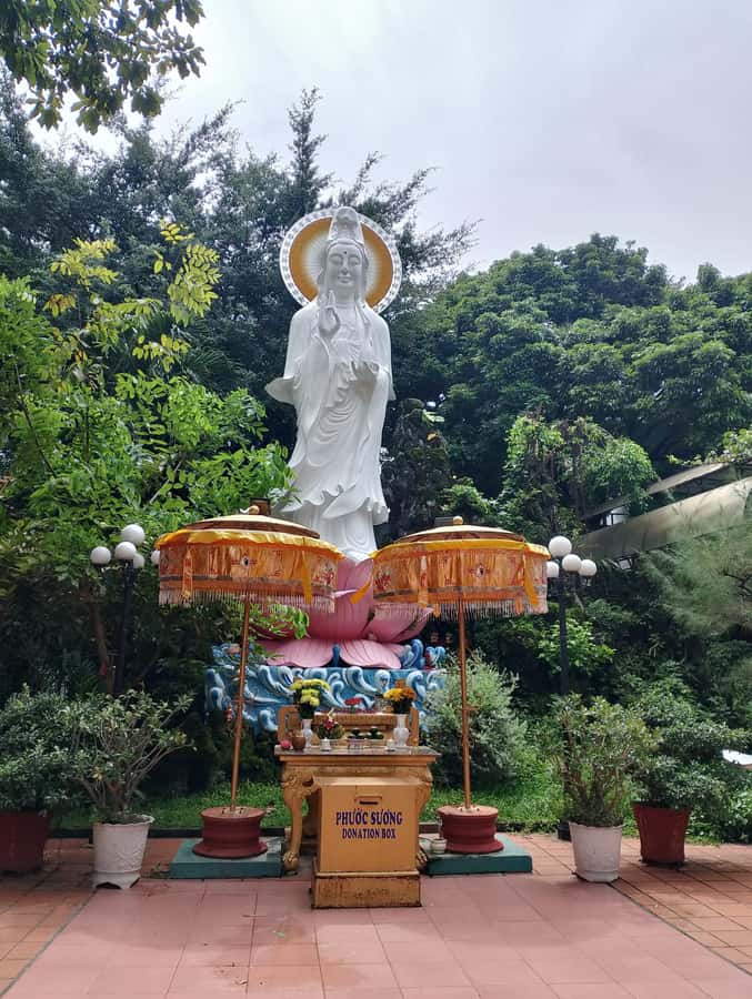 DaNang Private Walking Tour from Local Foods to Foot Massage - What the $20 price really covers