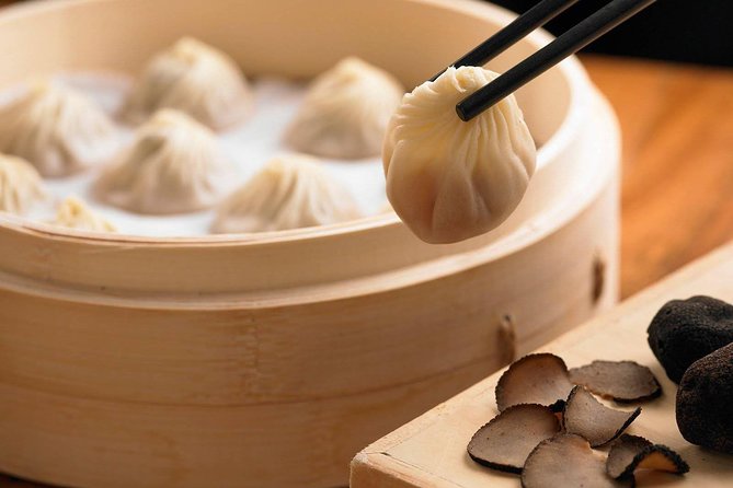 Dinner at Din Tai Fung with Luxury Chinese Massage Treatment - The 50-minute foot and shoulder treatment