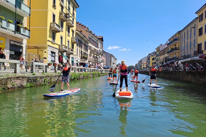 Discover Milan's Navigli by SUP: a wellness experience - The private format and group feel