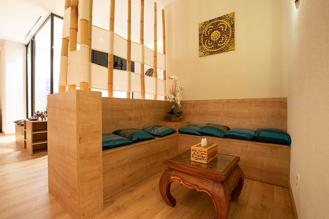 Exfoliating and Moisturizing Body Treatment of 60 min in THAI MASSAGE ALURA - Is $92.19 a fair price?