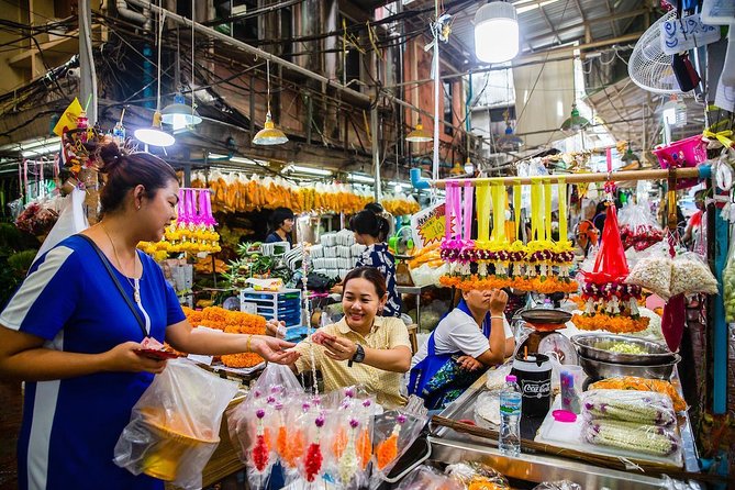 Experience Bangkok at Night with Streetfood Dinner & Foot Massage - Five things to know before you book