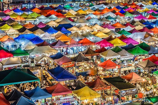 Experience Bangkok at Night with Streetfood Dinner & Foot Massage - A tuk-tuk ride into Chinatown