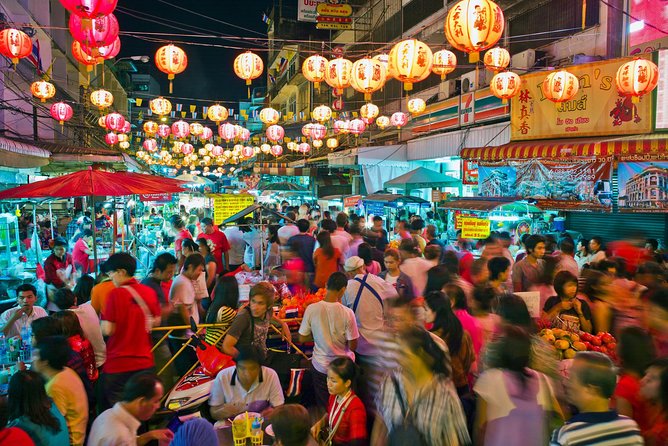 Experience Bangkok at Night with Streetfood Dinner & Foot Massage - Street-food dinner in Chinatown