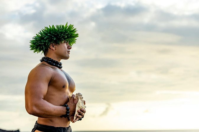 Feast and Fire Luau Outrigger Kona Resort and Spa - The open bar sounds better than the timing may be